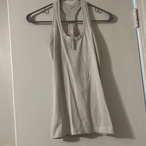 White lululemon tank